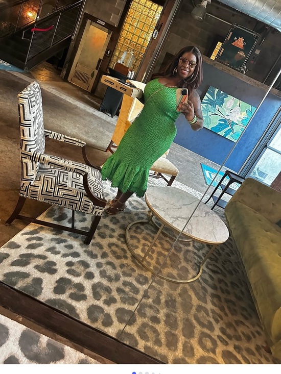 AKIRA Dresses & Skirts - Akira Green Sleeveless Ruffle-Hem Dress 🥑